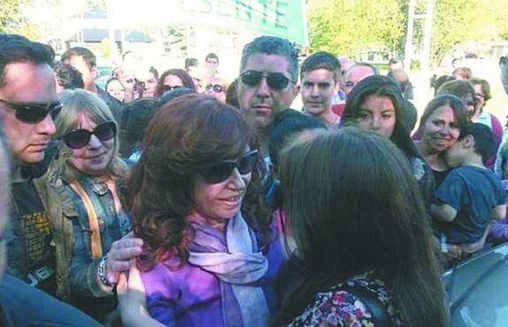 Cristina reapareci� con vecinos en El Calafate