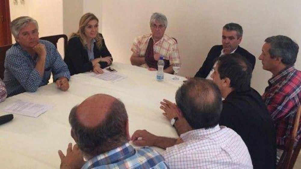 Cano se reuni� con ca�eros tucumanos para gestionar soluciones a la crisis azucarera