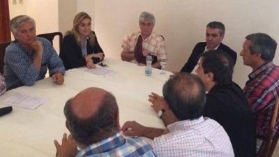 Cano se reuni� con ca�eros tucumanos para gestionar soluciones a la crisis azucarera