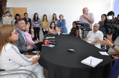 El ministro de Educaci�n confirm� la continuidad del PIE y se�al� �deficiencias� en el �rea