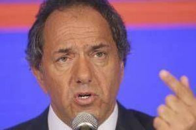 Scioli, con senadores de FpV: 
