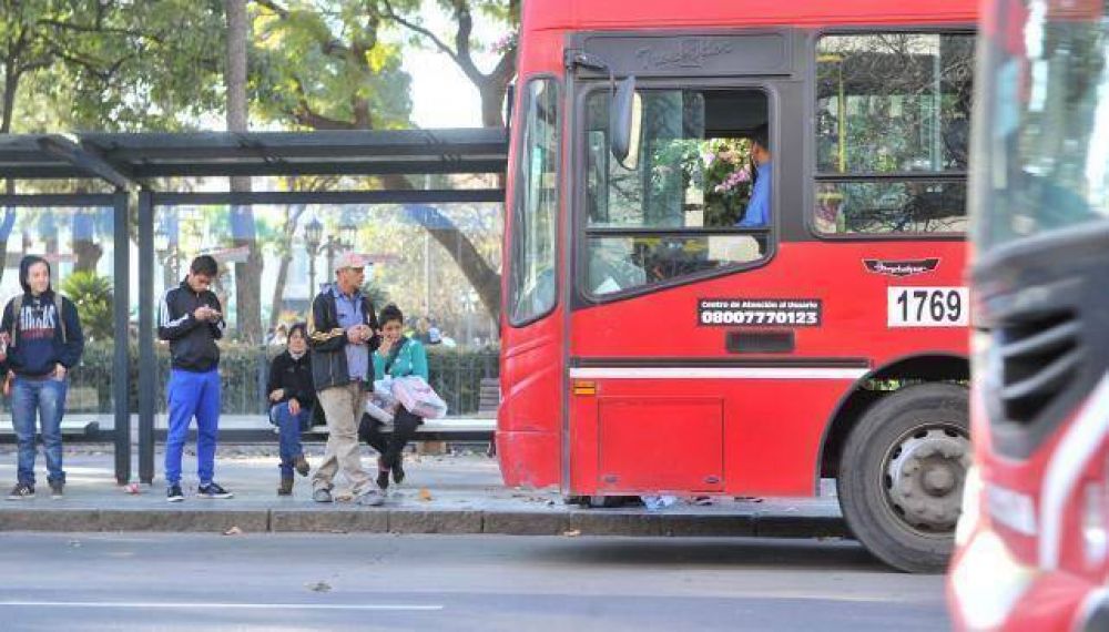 Hubo acuerdo y no hay paro de colectivos en C�rdoba