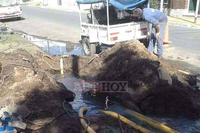 Por la rotura de un ca�o maestro, hay un amplio sector de la ciudad sin agua