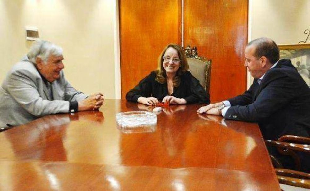 Reuni�n con intendentes de Pico Truncado y Piedra Buena para aunar trabajos