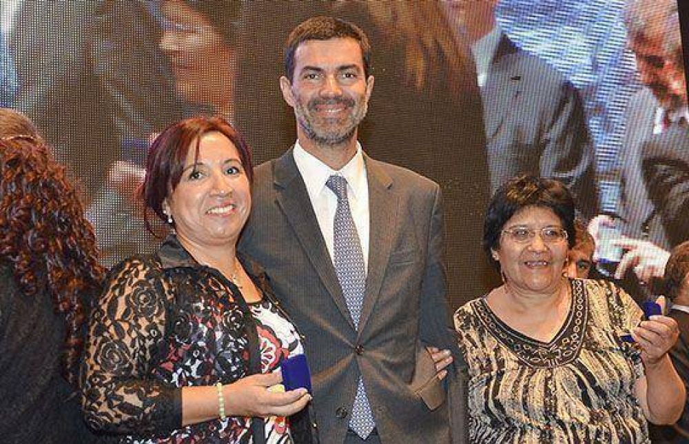 �Los que formamos parte del Estado tenemos en com�n nuestra misi�n de servicio y el trabajo por el pr�jimo�, dijo Urtubey 