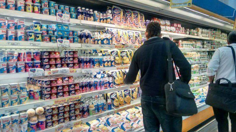 El municipio supervisa que se respeten los precios cuidados en supermercados