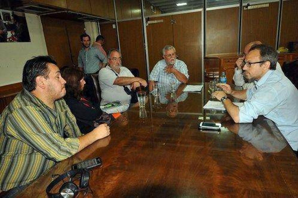 Valenzuela recibi� a familiares de desaparecidos de Tres de Febrero