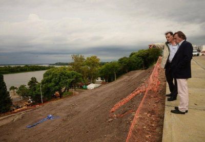 Varisco recorri� obras en las barrancas del Parque Urquiza
