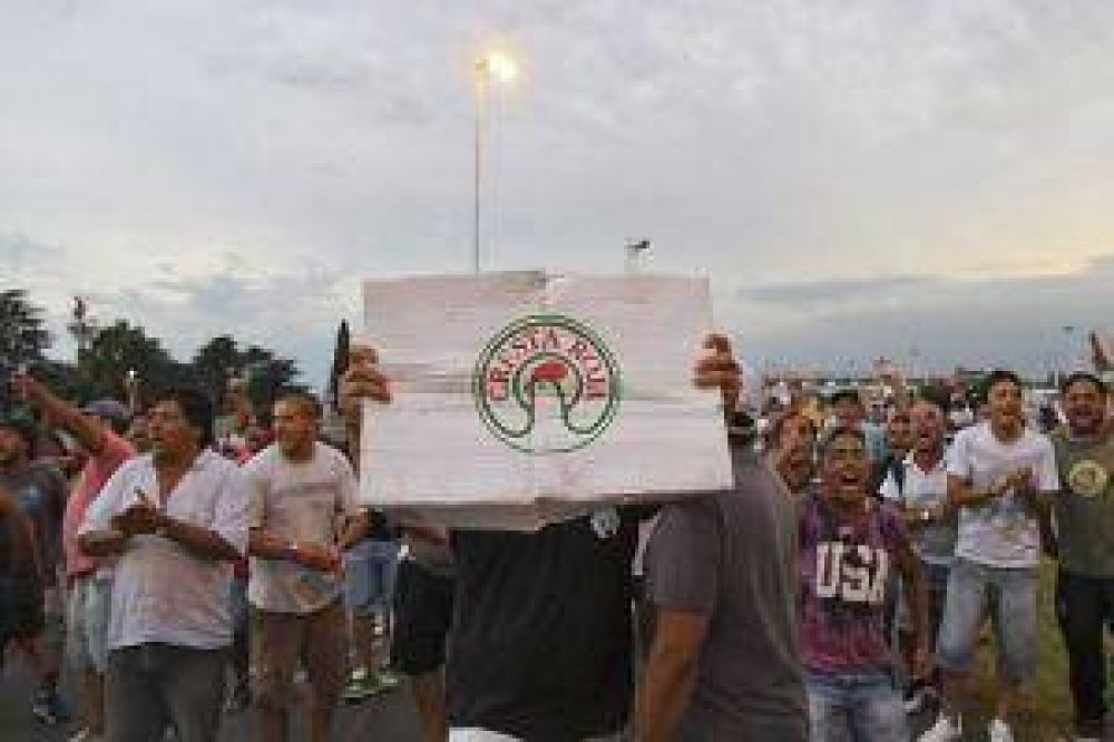 Cresta Roja: liberaron a trabajador y avanzan negociaciones para solucionar conflicto
