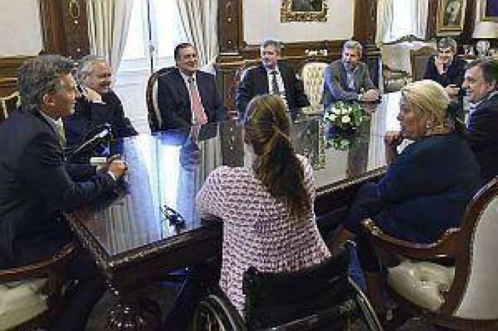 Macri recibi� a jefes de bloque para organizar el Congreso