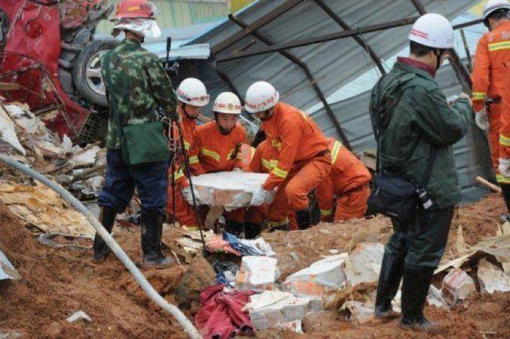 Milagro en el alud de China: sobrevive 67 horas enterrado entre los escombros
