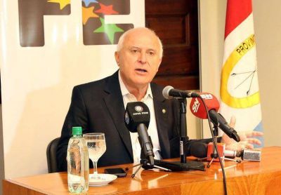 La provincia transfiri� 210 millones para sueldos y aguinaldos a municipalidades