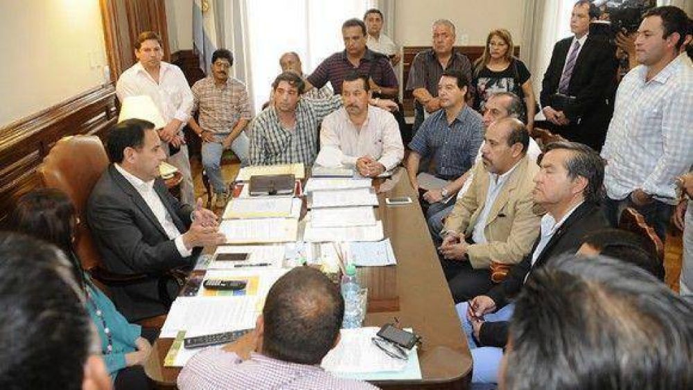 Bono navide�o: Manzur dio respuesta al reclamo gremial otorgando $4000