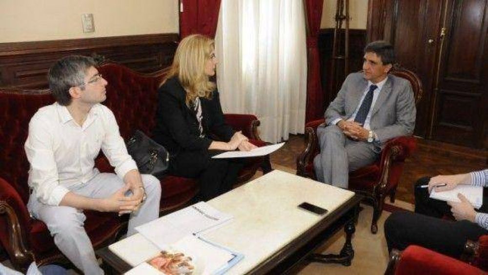  Yedlin recibi� a El�as de P�rez para dialogar sobre obras h�dricas