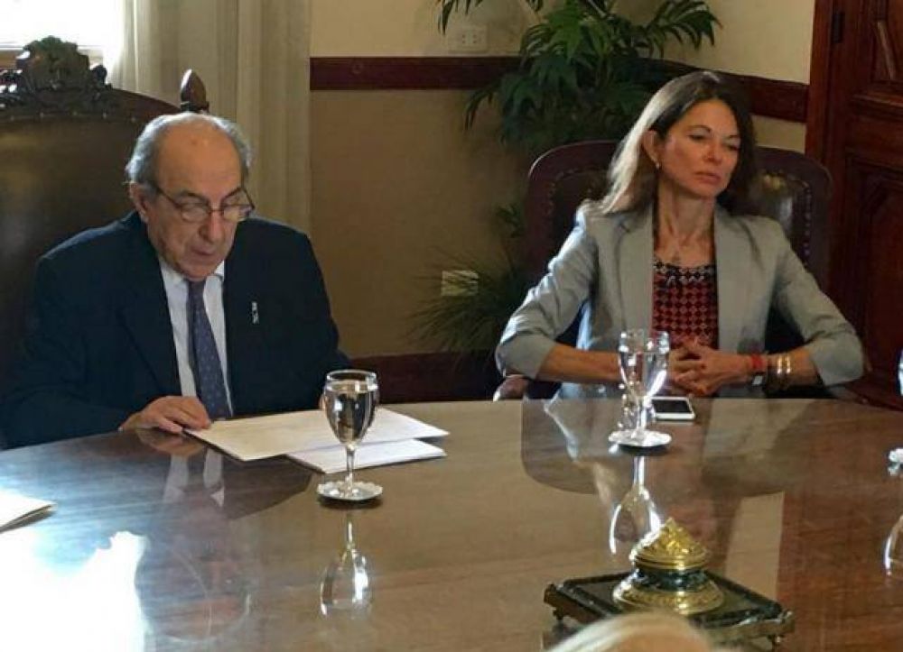 Gandur rechaza la dimisi�n de Sbdar a la vicepresidencia de la Corte Suprema