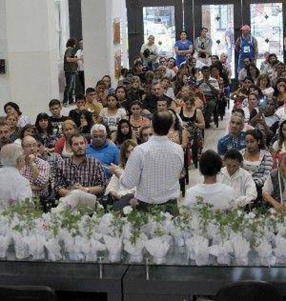 Regularizaci�n Dominial: 90 escrituras para brindar