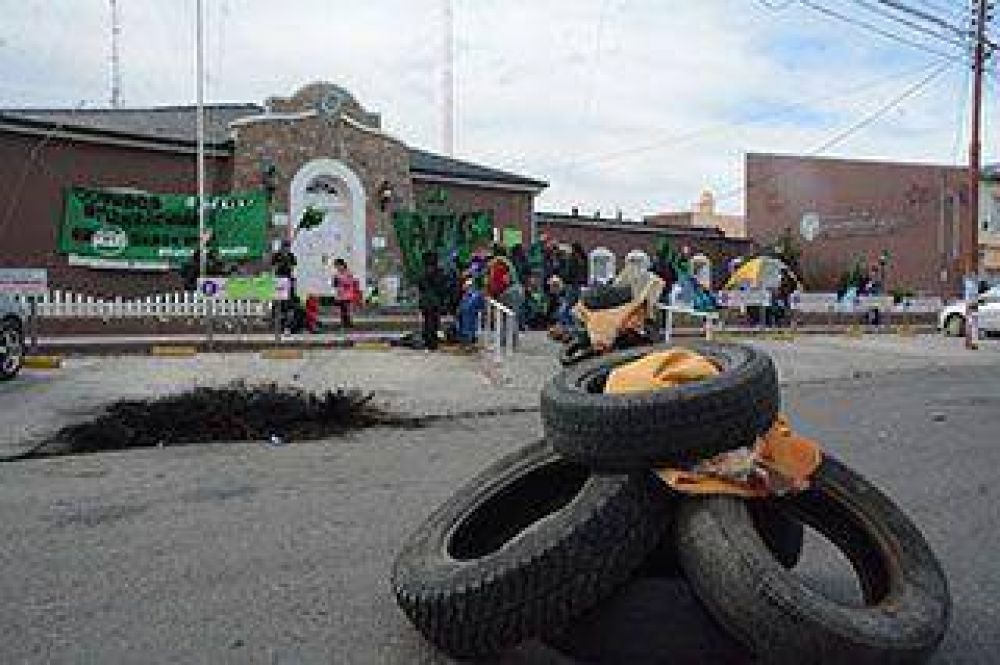 Desarrollo: El conflicto es por m�s de 1.300 agentes irregulares