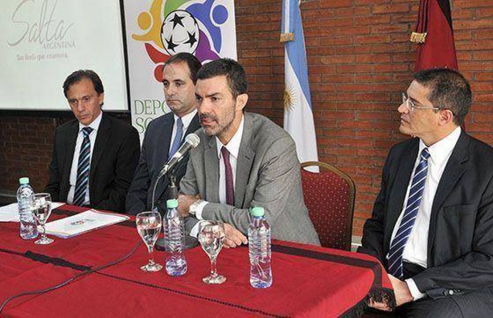 Urtubey present� la propuesta �2016 EL A�O POR LA PAZ, Salta inspira con el ejemplo�