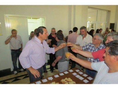 El Intendente brind� junto a los empleados municipales