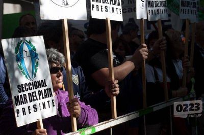 Para exigir trabajo registrado en Mar del Plata, la CGT juntar� firmas y reclamar� controles de verano