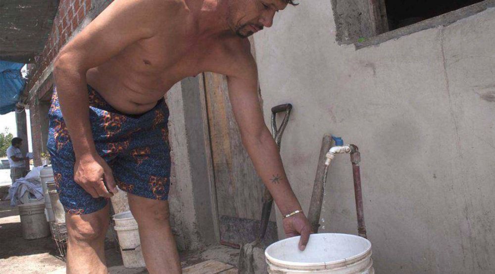 Con o sin ca�er�as, la falta de agua afecta a las familias salte�as