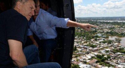 Macri recorri� las zonas afectadas y se comprometi� a aportar el 66% para reconstruir viviendas
