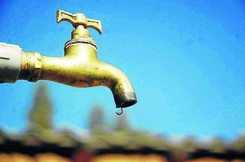 Preocupa a vecinos la falta de agua en la zona de �La Movediza�
