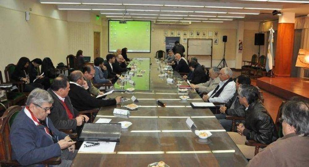 Lanzan programa estatal para descentralizaci�n y desarrollo