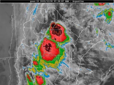 CON UNA T�RMICA QUE SUPERO LOS VALORES NORMALES , FINALMENTE LLEGO LA LLUVIA A SANTIAGO
