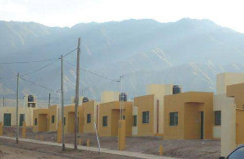 La Provincia entrega hoy 45 viviendas en Barrio Francisco I