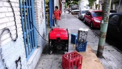 Ya hay 13.500 hogares sin luz y se espera un pico de demanda para esta tarde