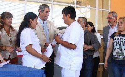 Ferraresi entreg� diplomas a m�s de 550 egresados del FINES 2