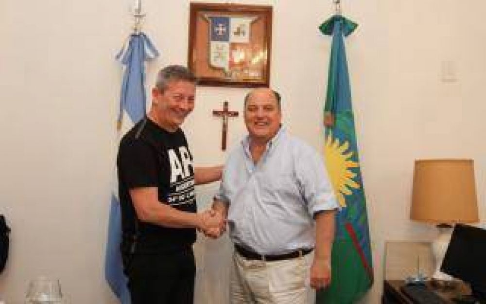 Exaltaci�n de la Cruz: Intendente S�nchez recibi� a excandidatos