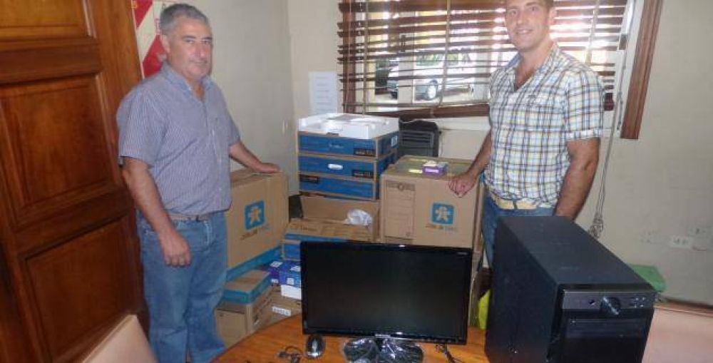Osprera don� computadoras al municipio, acci�n que debe aprobar el Concejo Deliberante