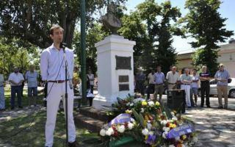 Petrecca encabez� el acto por el Aniversario de Jun�n