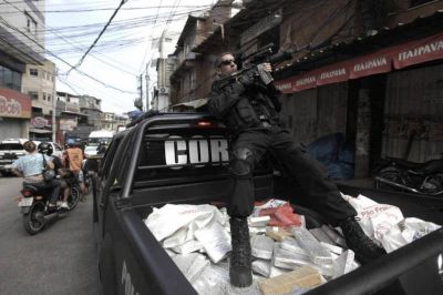 Ola de violencia en R�o de Janeiro con tiroteos en favelas y asalto a turistas