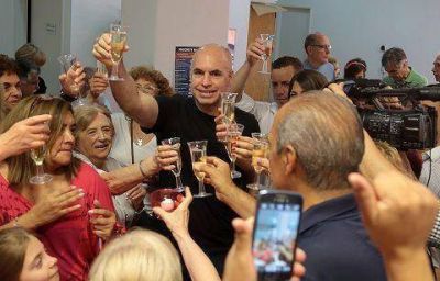 Larreta comparti� un almuerzo con abuelos y ni�os en el Centro de D�a N� 31