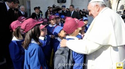 Ni�o escribe al Papa para que rece por su t�a enferma y Francisco lo llama por tel�fono