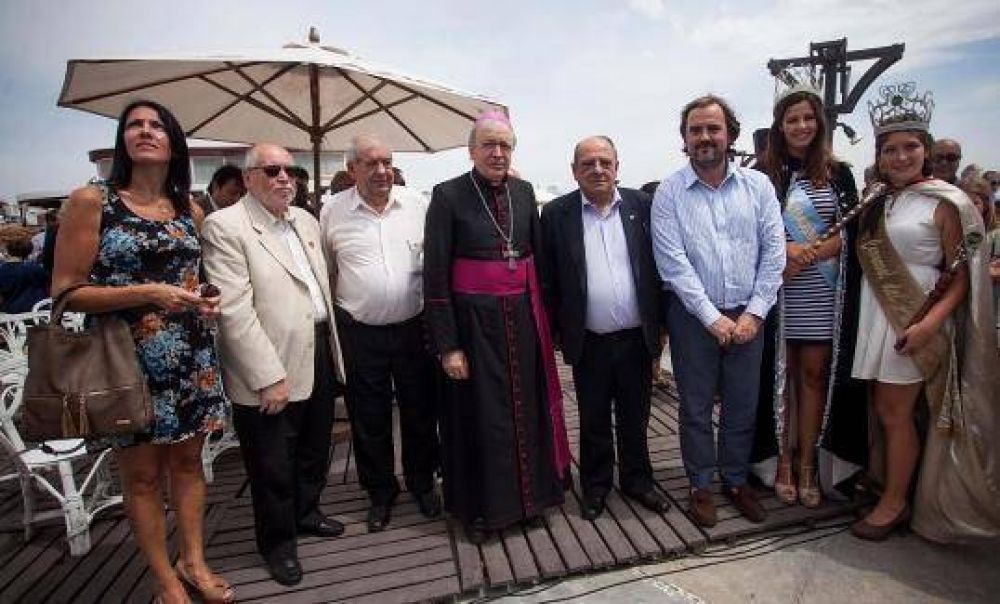 Mons. Marino pide a los turistas gestos de misericordia durante las vacaciones