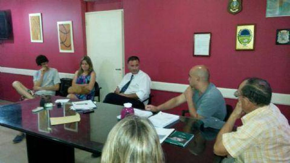 El intendente recibi� a integrantes de la ONG �UPVA�