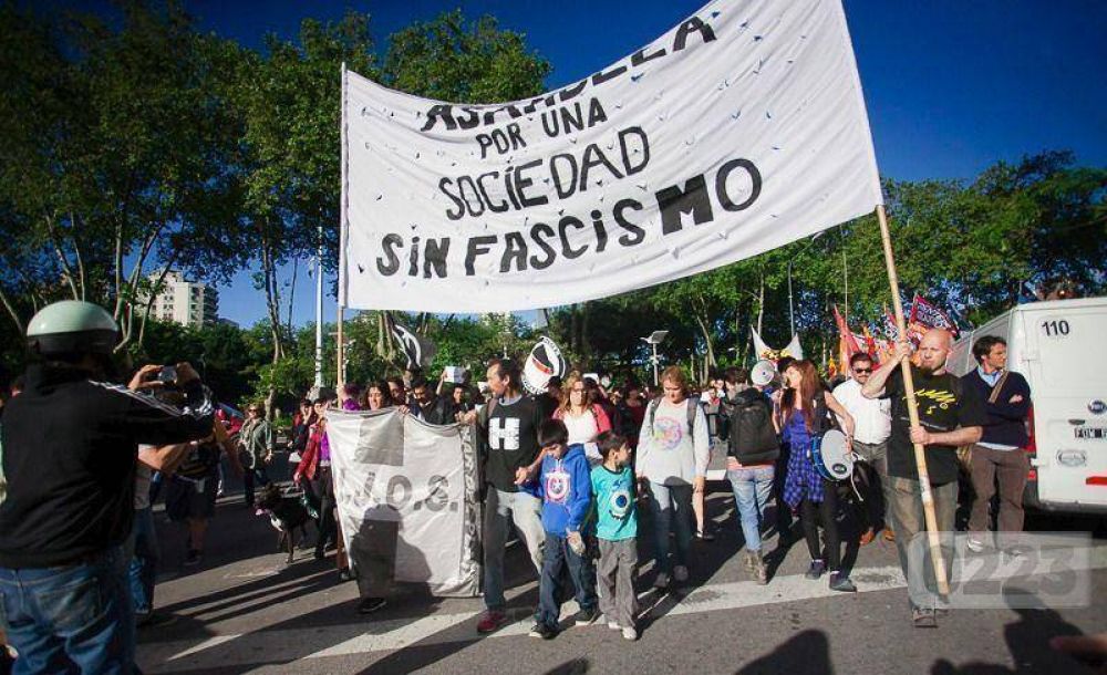 Sin el apoyo del arroyismo, el Concejo repudia los ataques neonazis