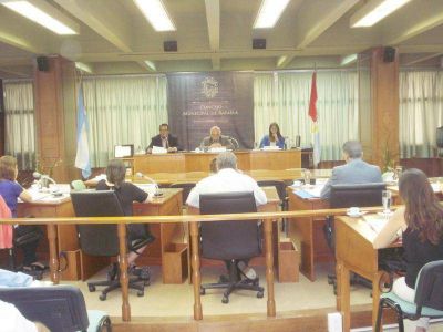 Por unanimidad y con cambios, se aprob� el Presupuesto 2016
