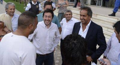 Scioli de visita por el Conurbano: pas� por Malvinas Argentinas y volvi� al 