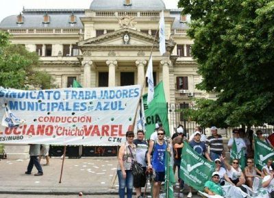Municipales bonaerenses marcharon hacia la Legislatura en defensa de las paritarias