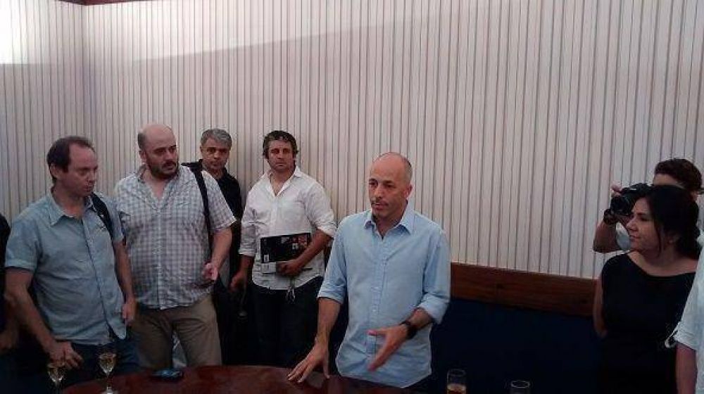 Nicol�s Ducot� despidi� el a�o en un brindis con el periodismo local