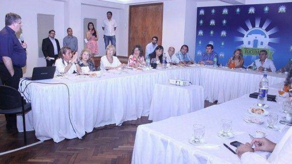 Alfaro se reuni�n con la Comisi�n Organizadora del Congreso Eucar�stico Nacional