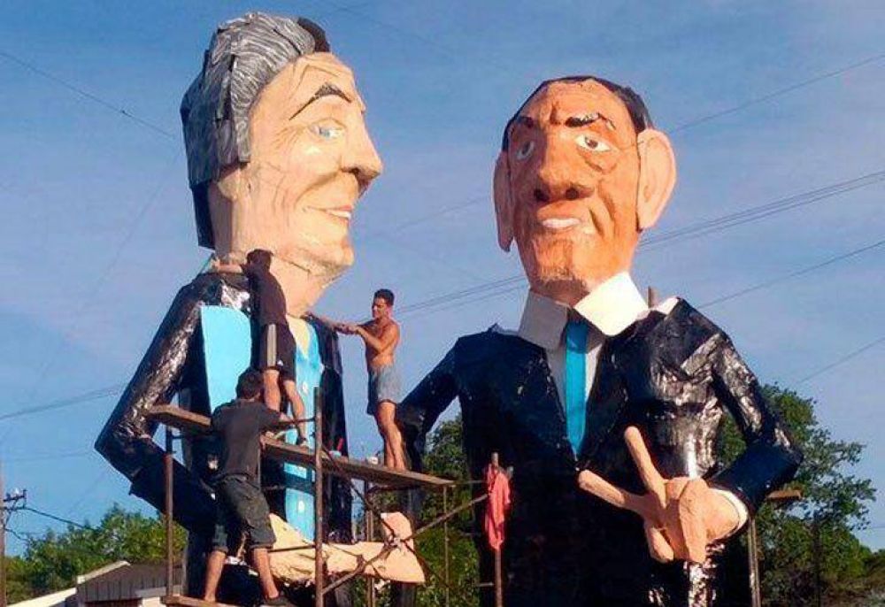 Prenden fuego mu�ecos de Cristina, Macri y Scioli en la tradicional quema