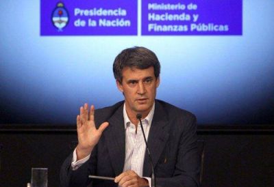 Prat-Gay: �Cada gremio sabr� hasta d�nde arriesgar empleos a cambio de salarios�