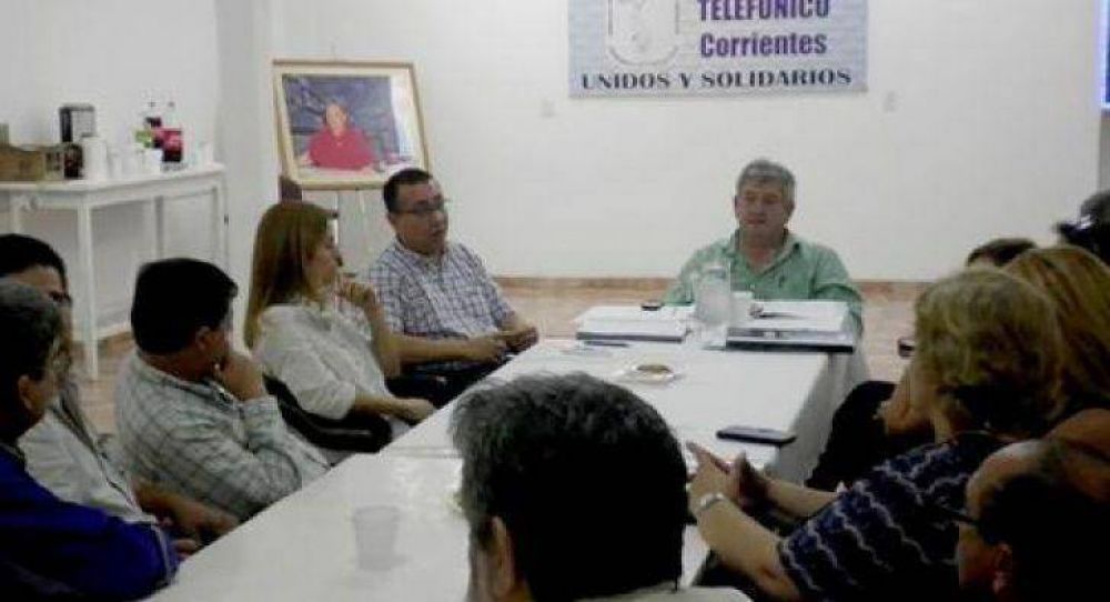 Cegetistas locales van por la regularizaci�n org�nica