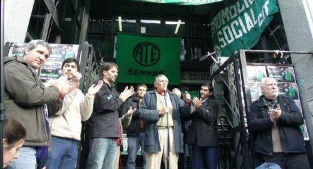 Sindicatos estatales en alerta por uso de los DNU